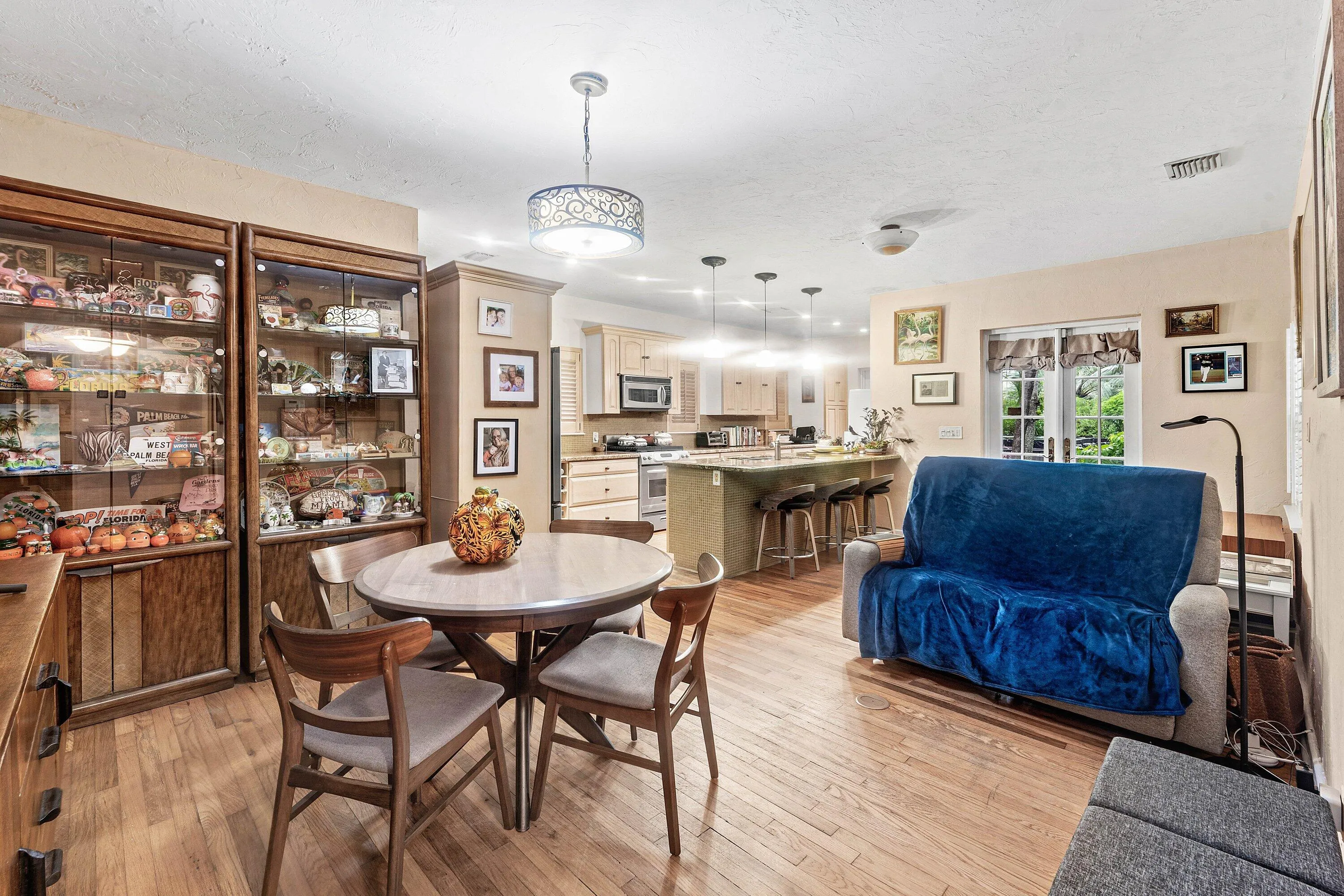 005-703SunsetRoad-WestPalmBeach-FL-33401