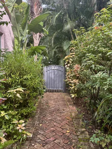 Gardenentrance
