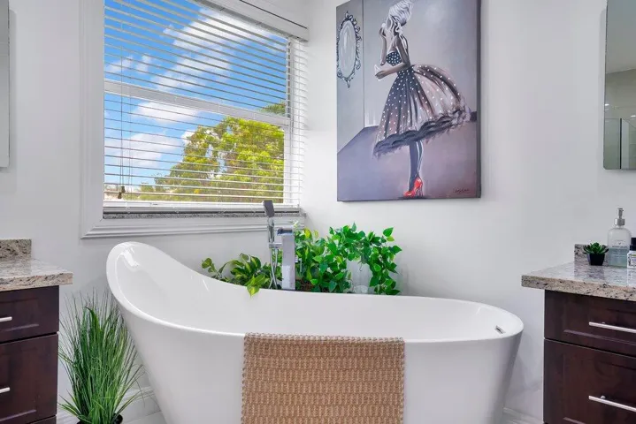 Bathtub