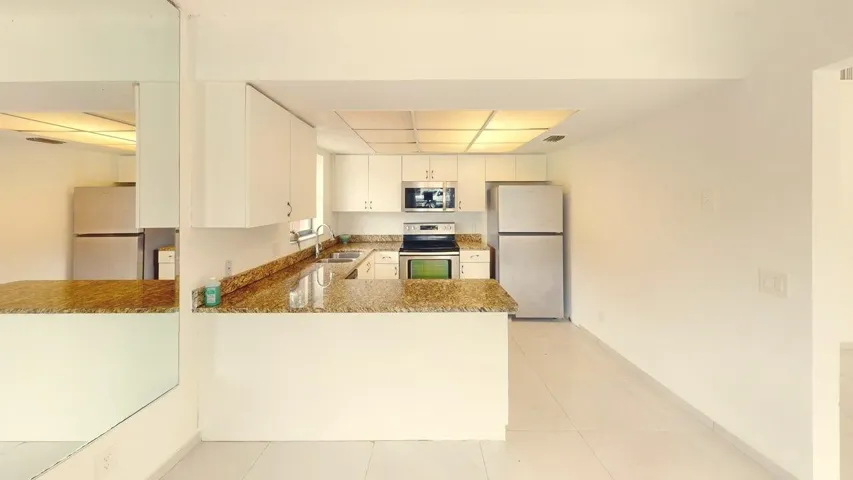 3770-Mil-Lake-Court-Kitchen