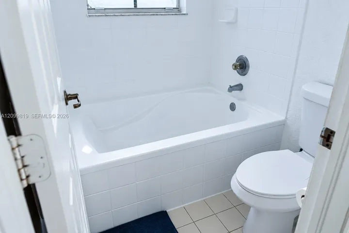 Photo 33