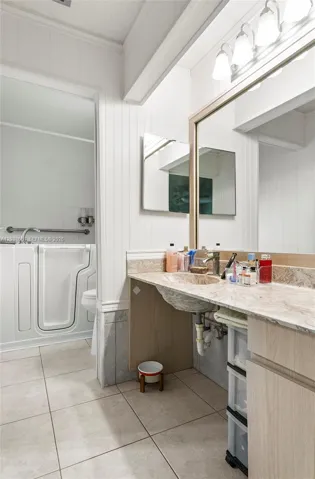 Safe-Step Walk-in Tub with Hydro-Jet Whirlpool