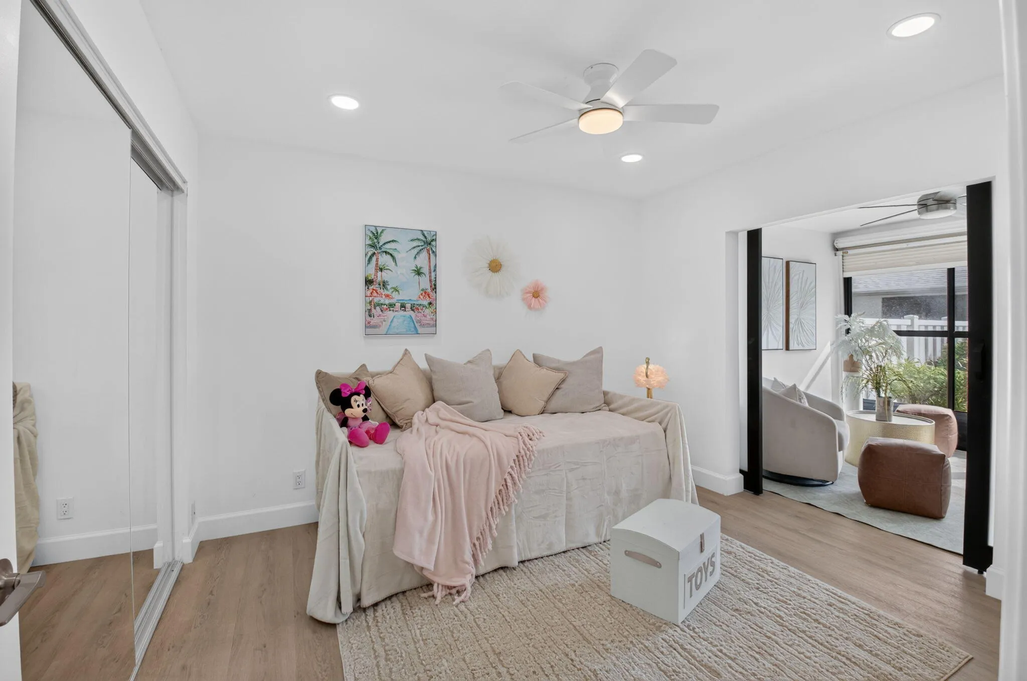 BEDROOM 2