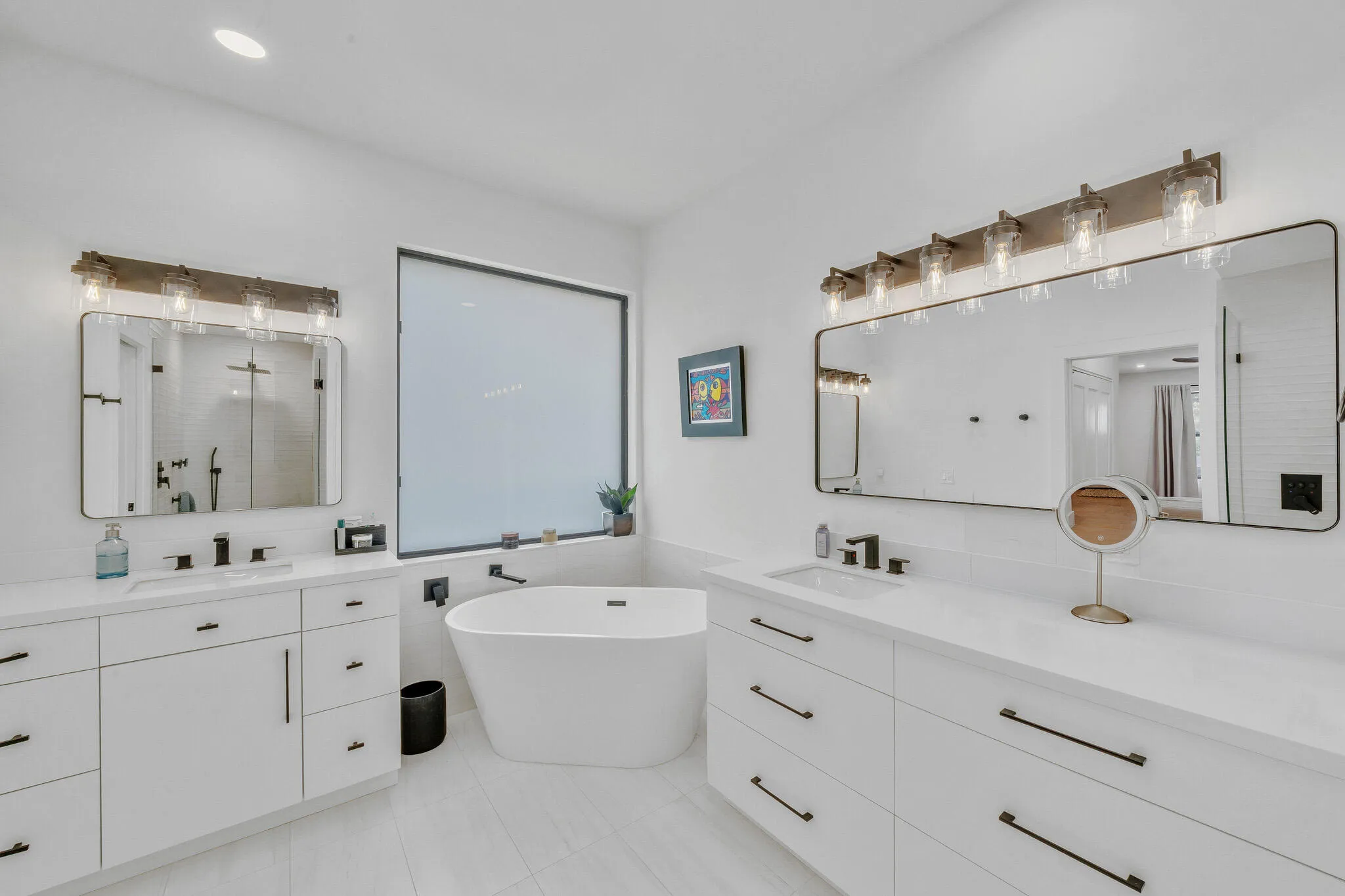 14 Primary Bathroom (3)