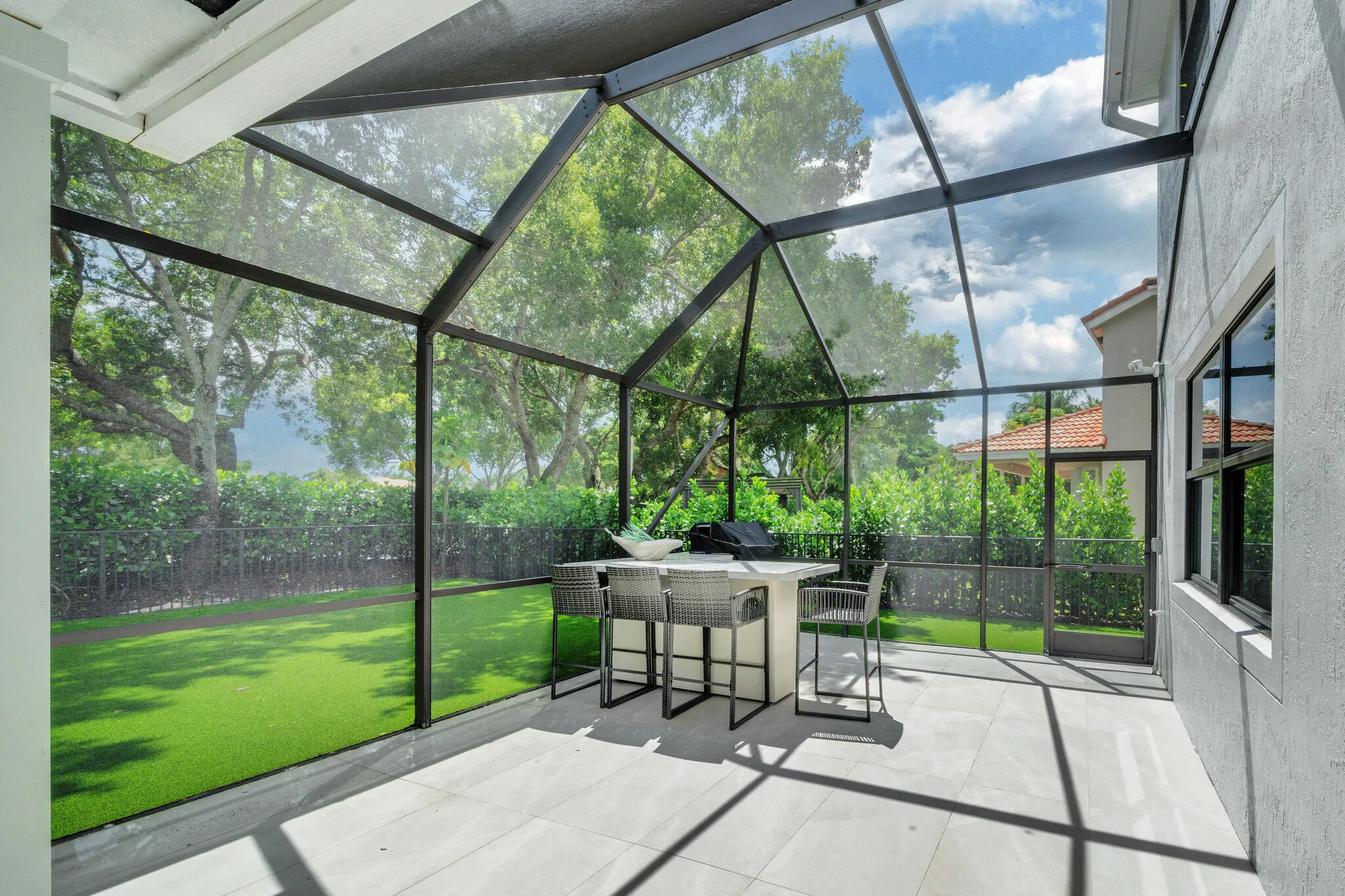 18 Covered Patio (2)