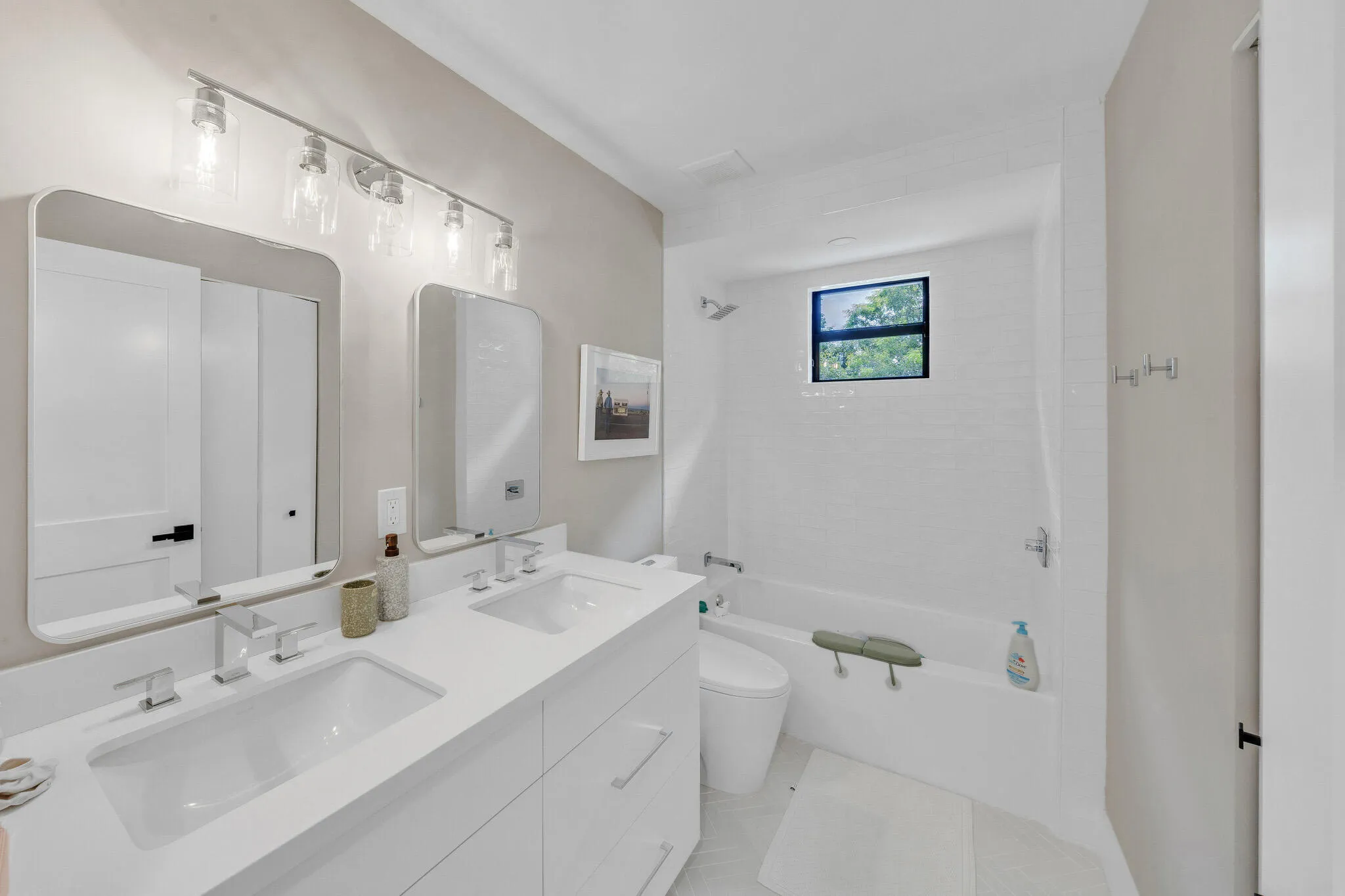 34 Guest Bathroom (2)