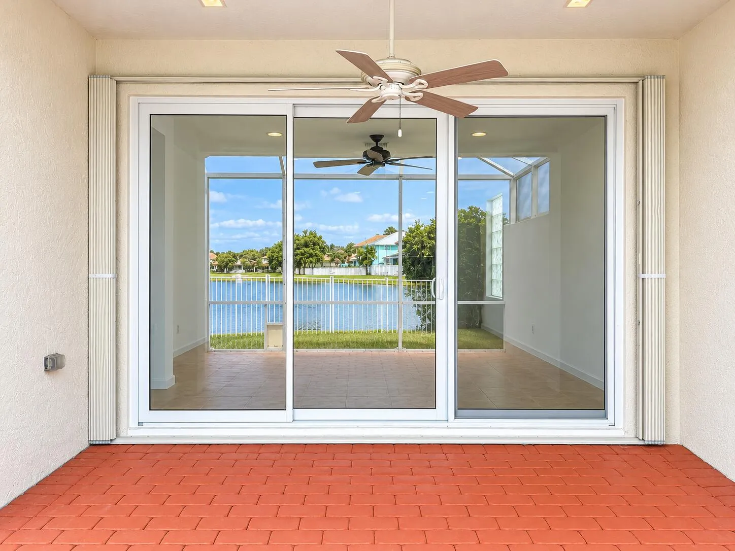 Symmetrical Waterfront Lanai Entrance