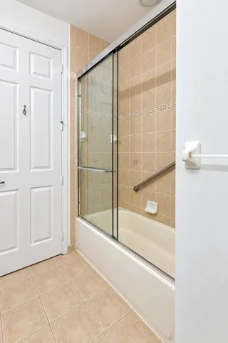 Bathroom 1a