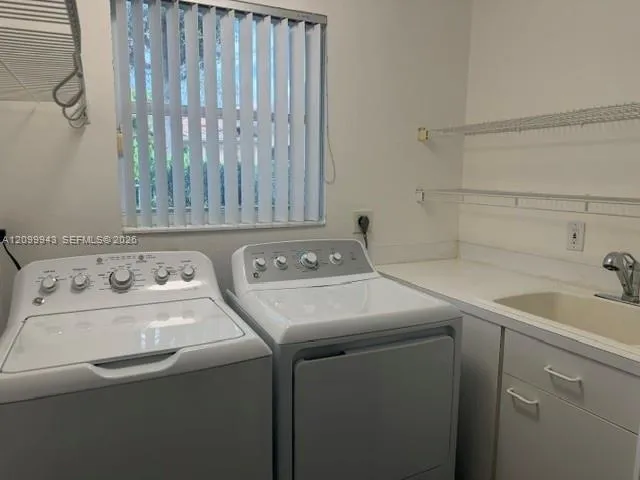with convenient tub