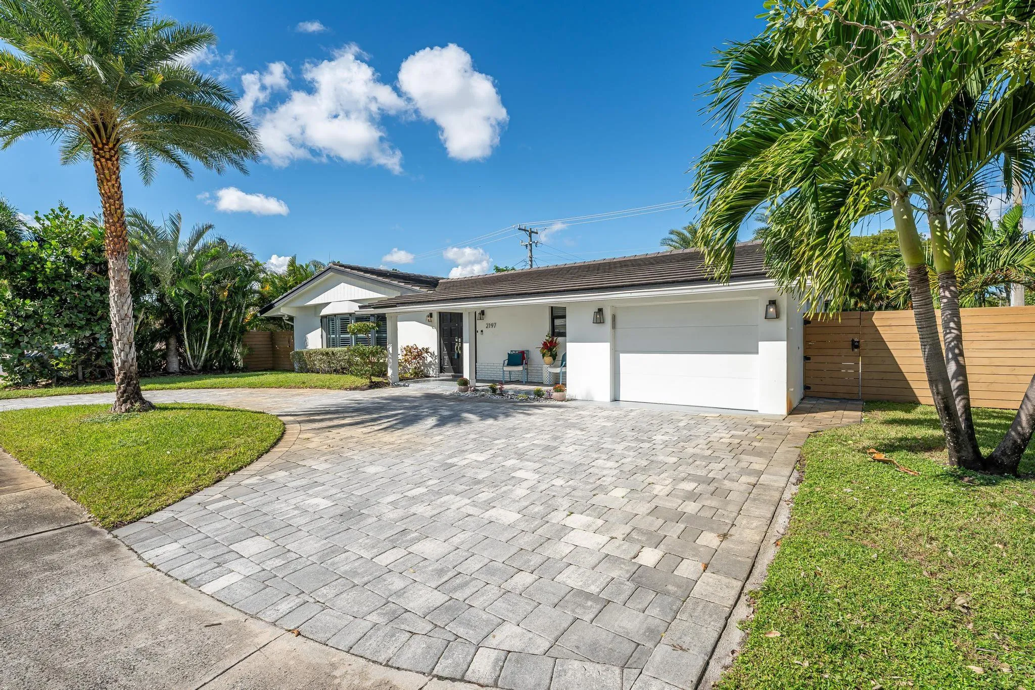 Front of home with one-car garage