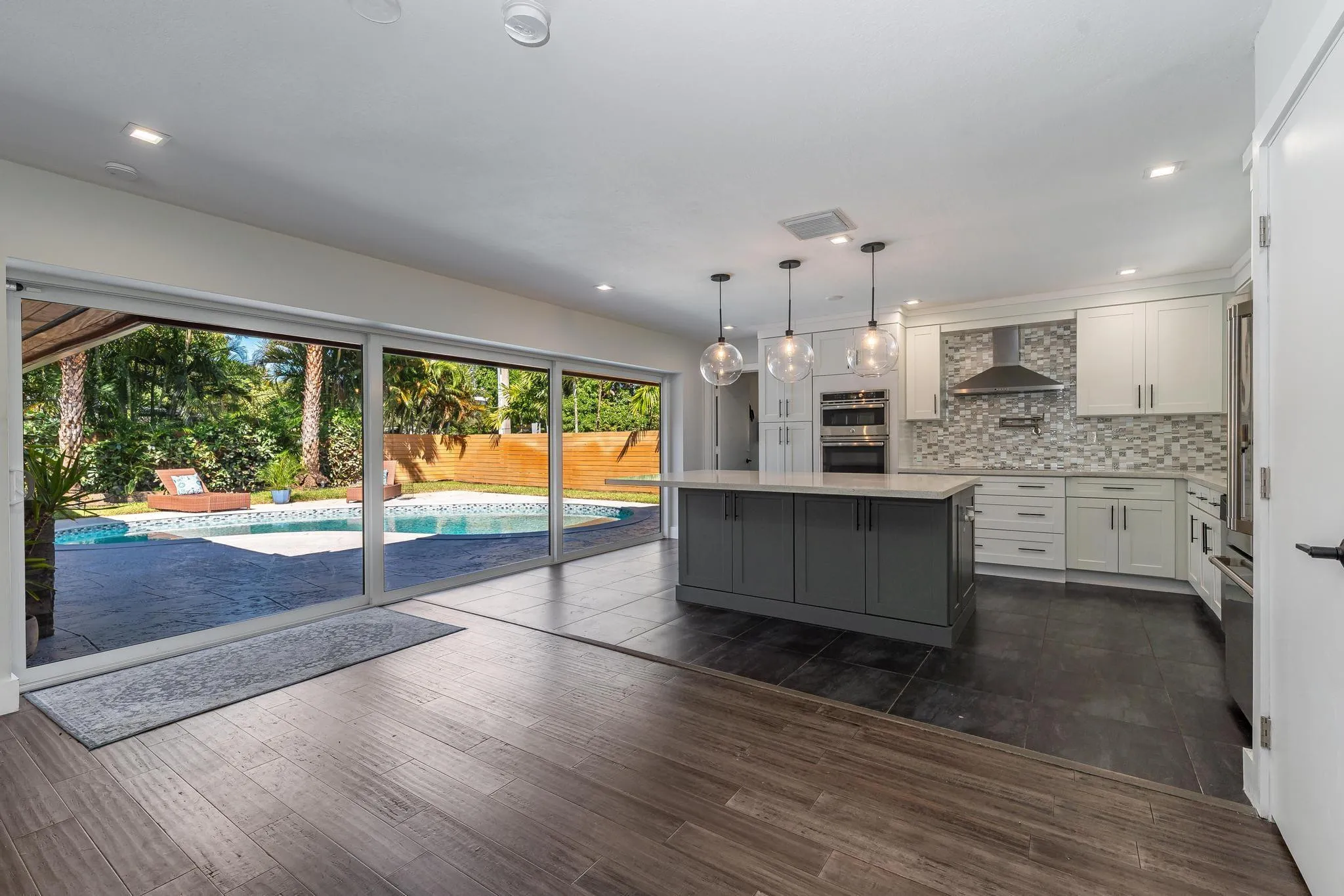 Kitchen with sliding doors to the pool