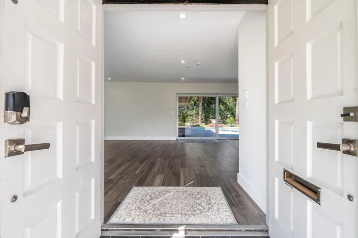 Double door entry