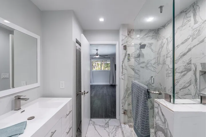 Marble-look tile finishes