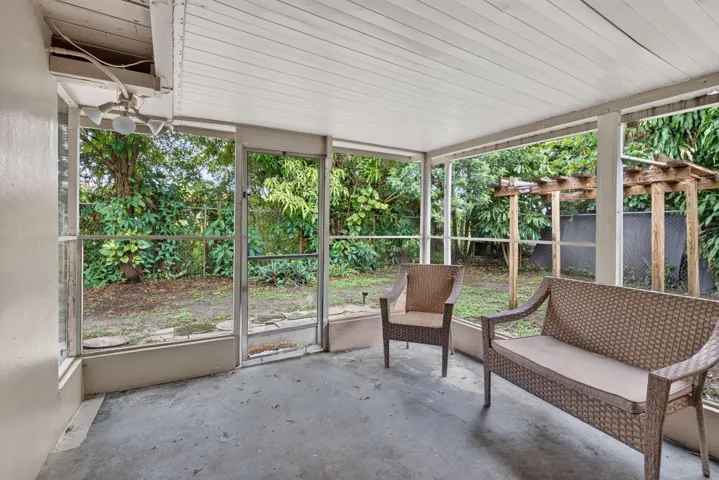 screened in patio