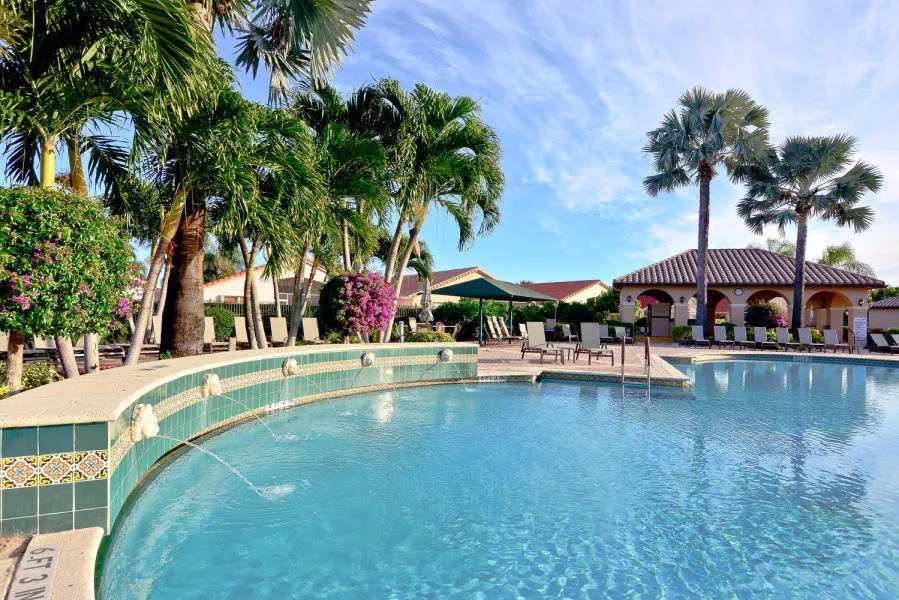 Cascades Pool 2