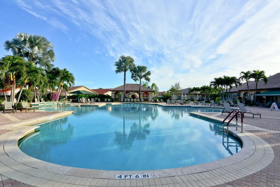 Cascades pool