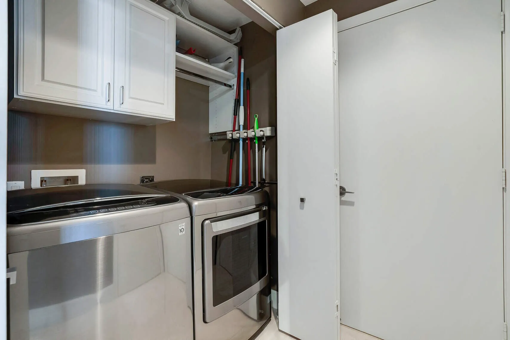Washer/Dryer In Unit