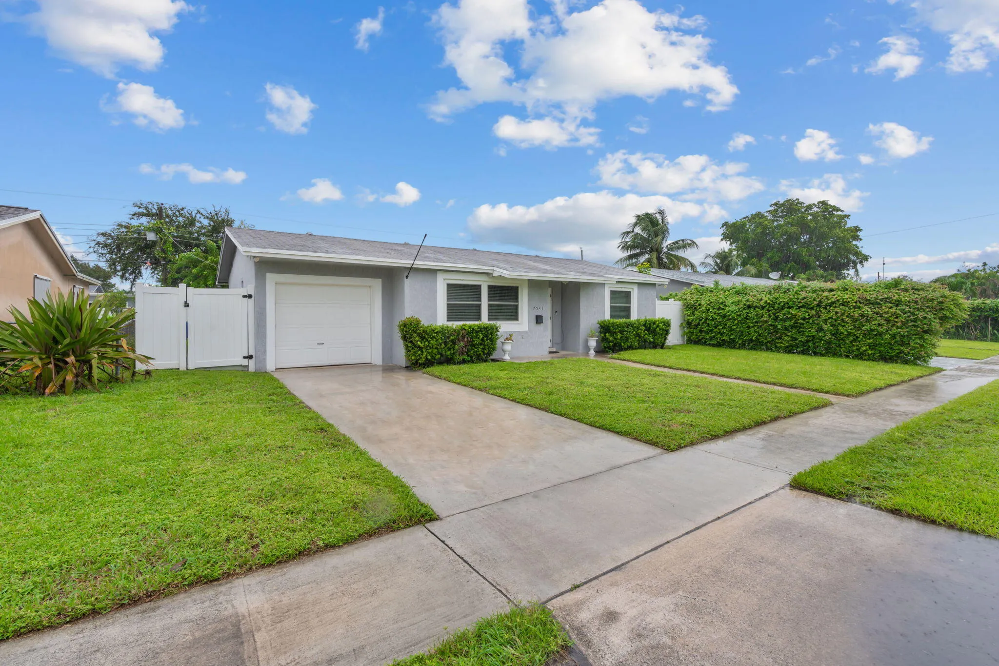 2-web-or-mls-7541 Hope St, Hollywood, FL