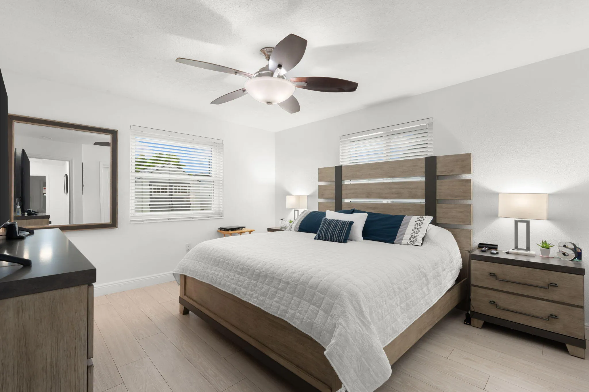 8-web-or-mls-7541 Hope St, Hollywood, FL