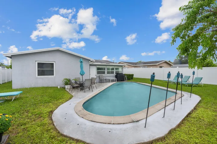 26-web-or-mls-7541 Hope St, Hollywood, F
