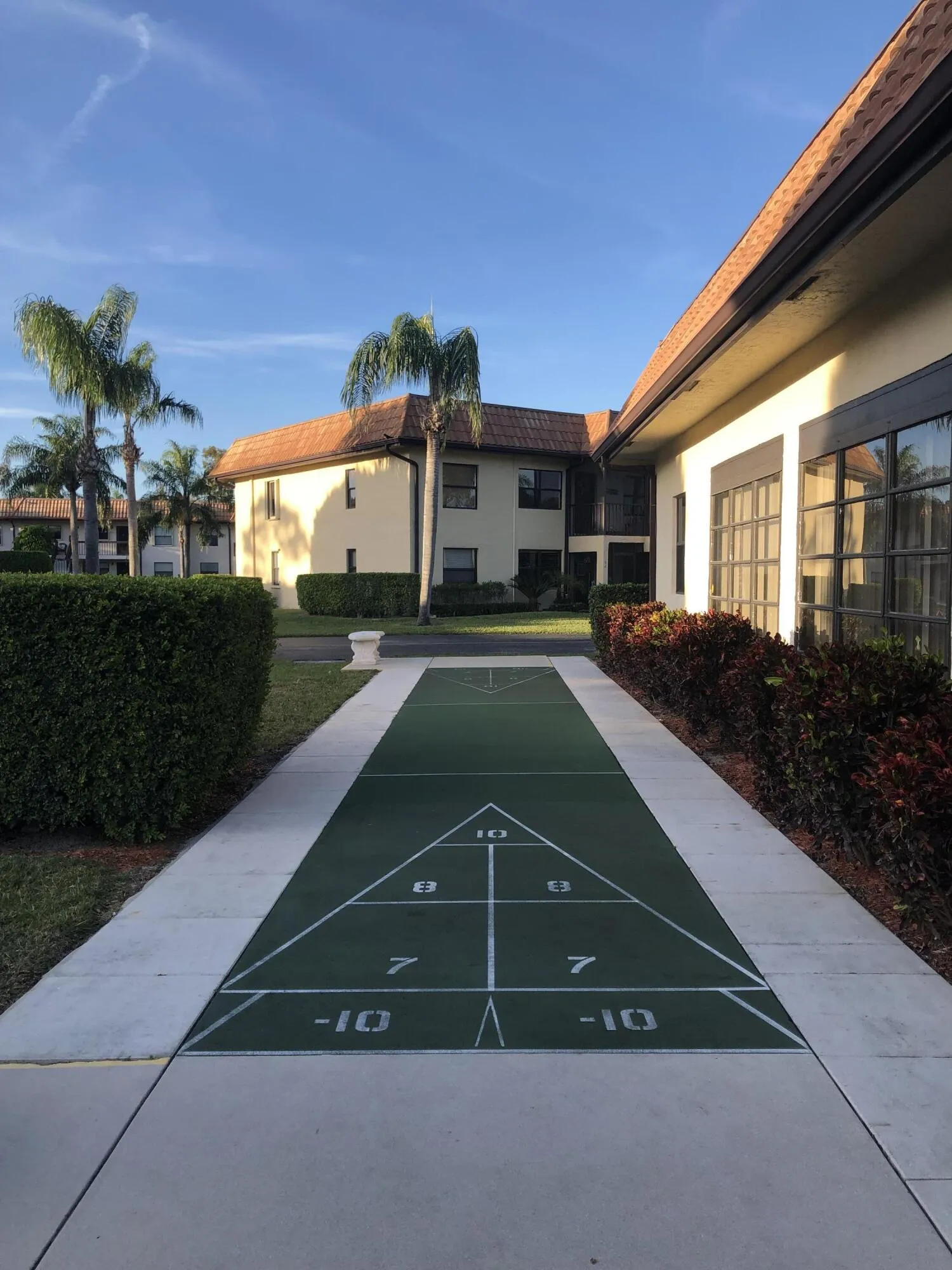 SHUFFLE BOARD