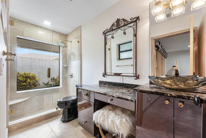 Guest Bathroom 3