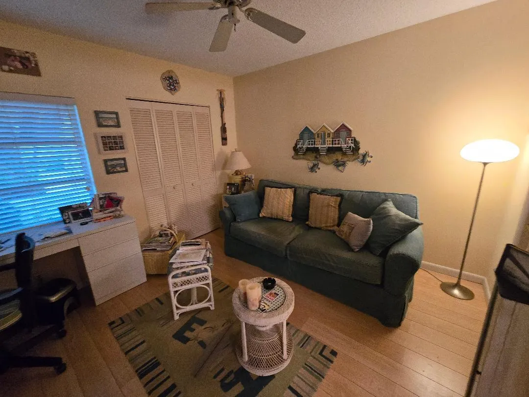 Guest Bedroom/Den