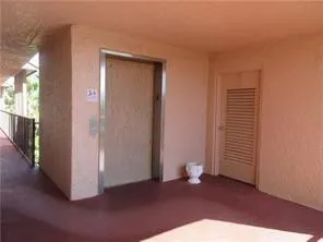 Elevator close to the Unit