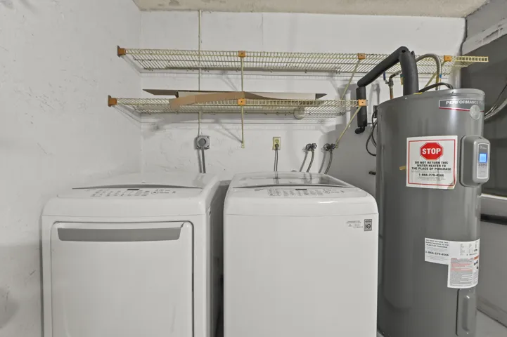 25 Laundry room 01