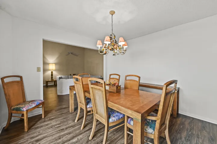 08 Dining room 02