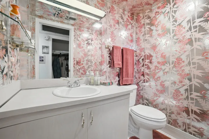 02-Guest Bathroom
