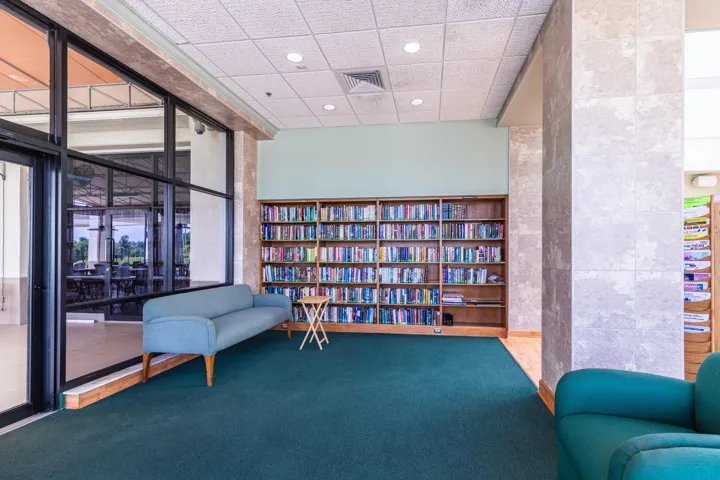 45-Clubhouse-Library