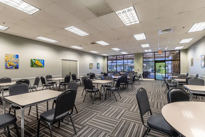 47-Clubhouse-MeetingRoom
