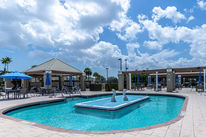 37-Pool4