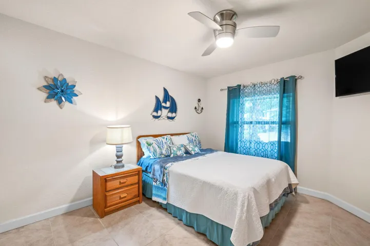 6-web-or-mls-7 Mediterranean Blvd E - 6