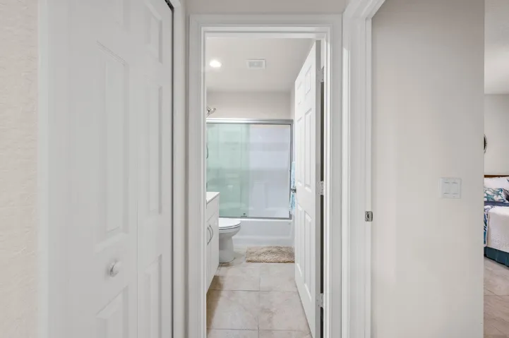 5-web-or-mls-7 Mediterranean Blvd E - 5