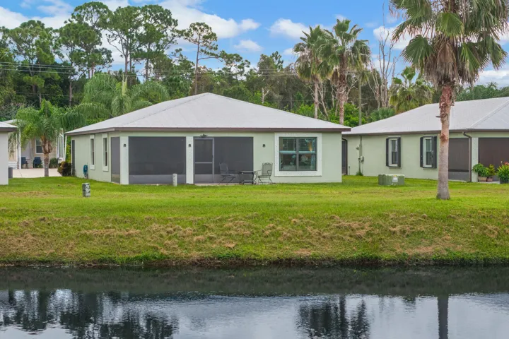 26-web-or-mls-7 Mediterranean Blvd E - 2