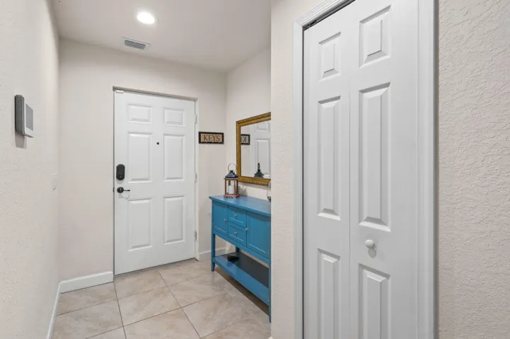 4-web-or-mls-7 Mediterranean Blvd E - 4