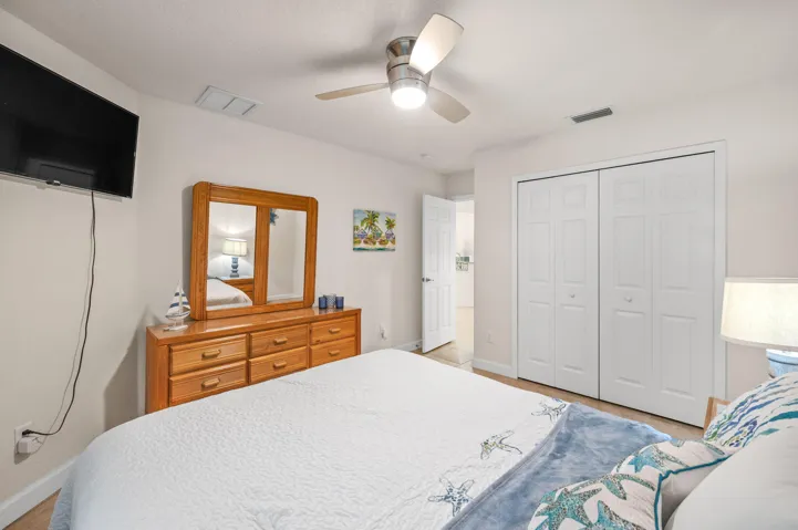 7-web-or-mls-7 Mediterranean Blvd E - 7