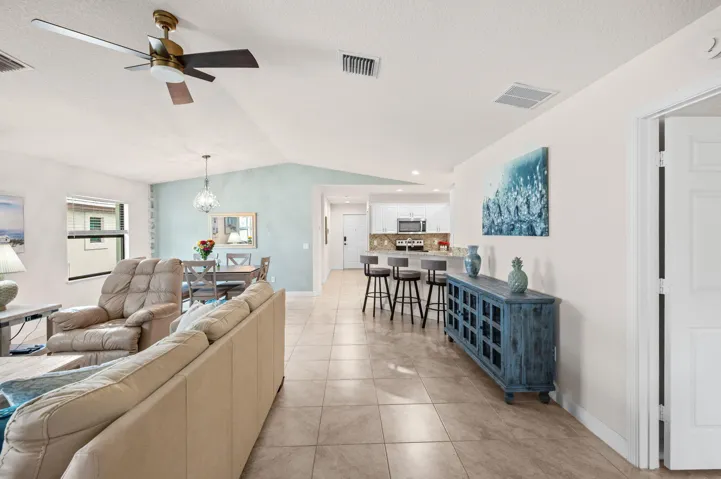 9-web-or-mls-7 Mediterranean Blvd E - 9