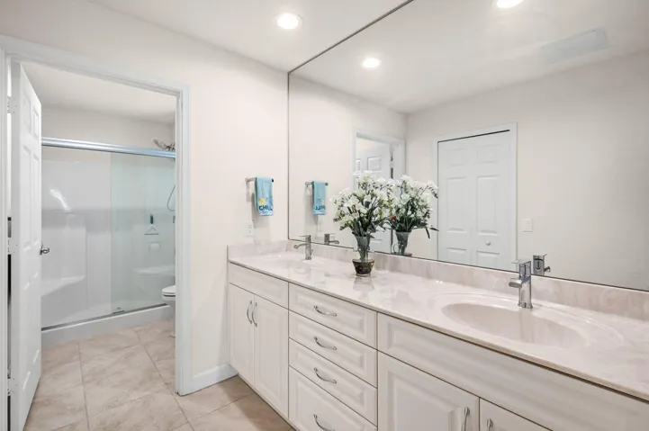 20-web-or-mls-7 Mediterranean Blvd E - 2