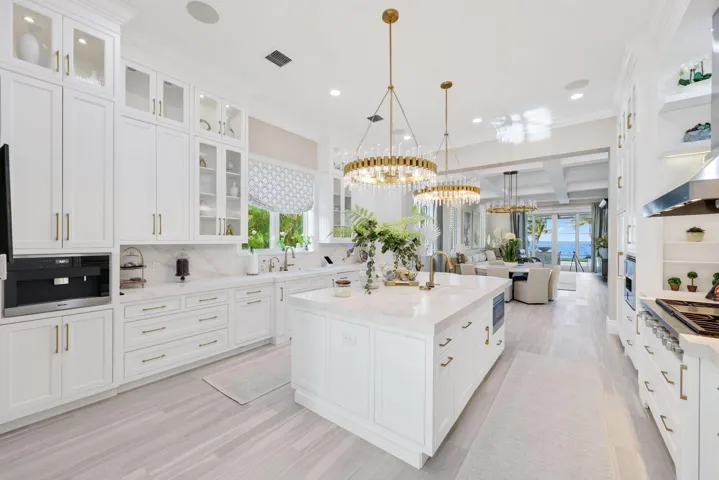 1001 Hillsboro Mile - 27.jpg-SMALL