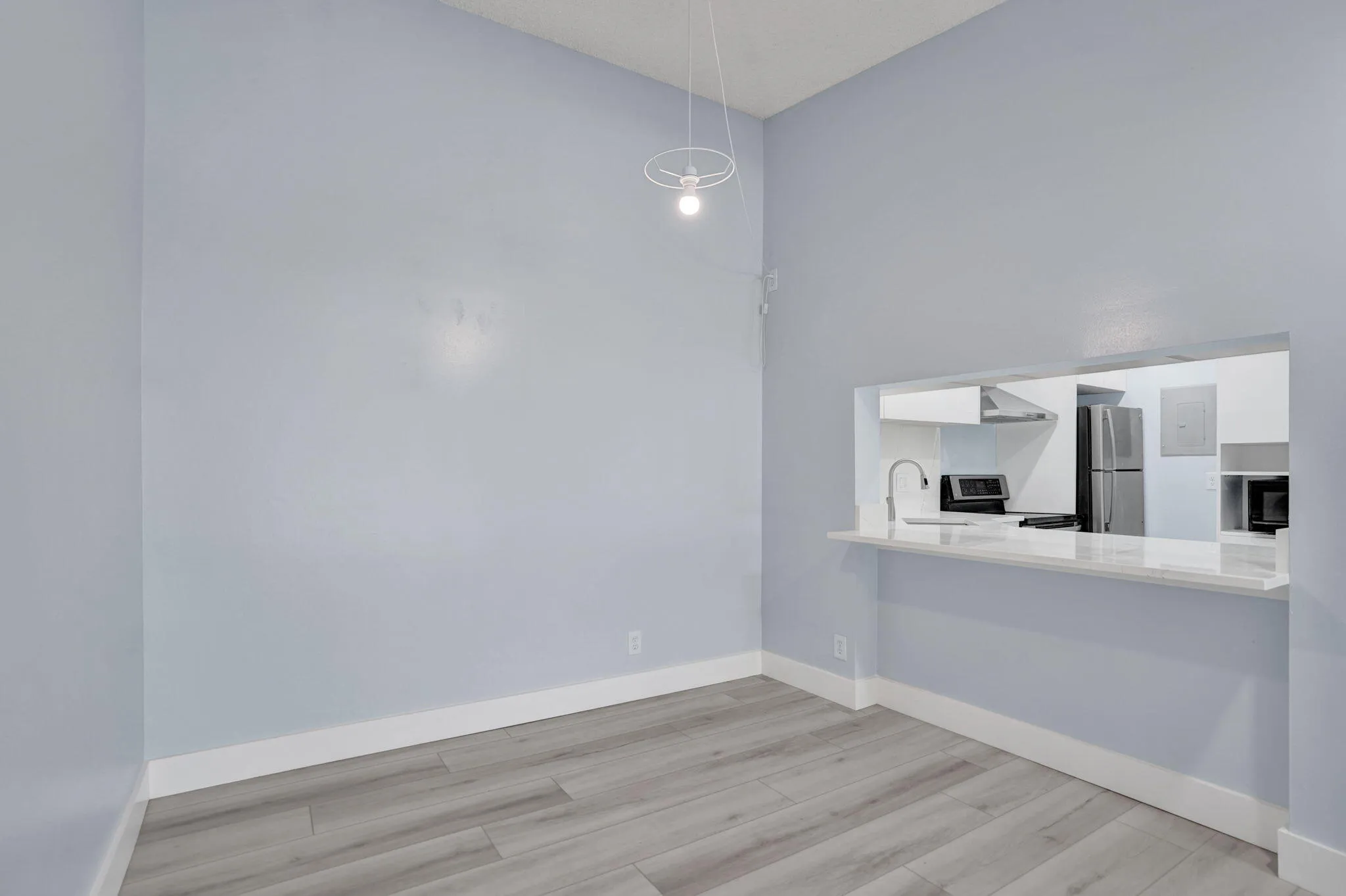OPEN KITCHEN