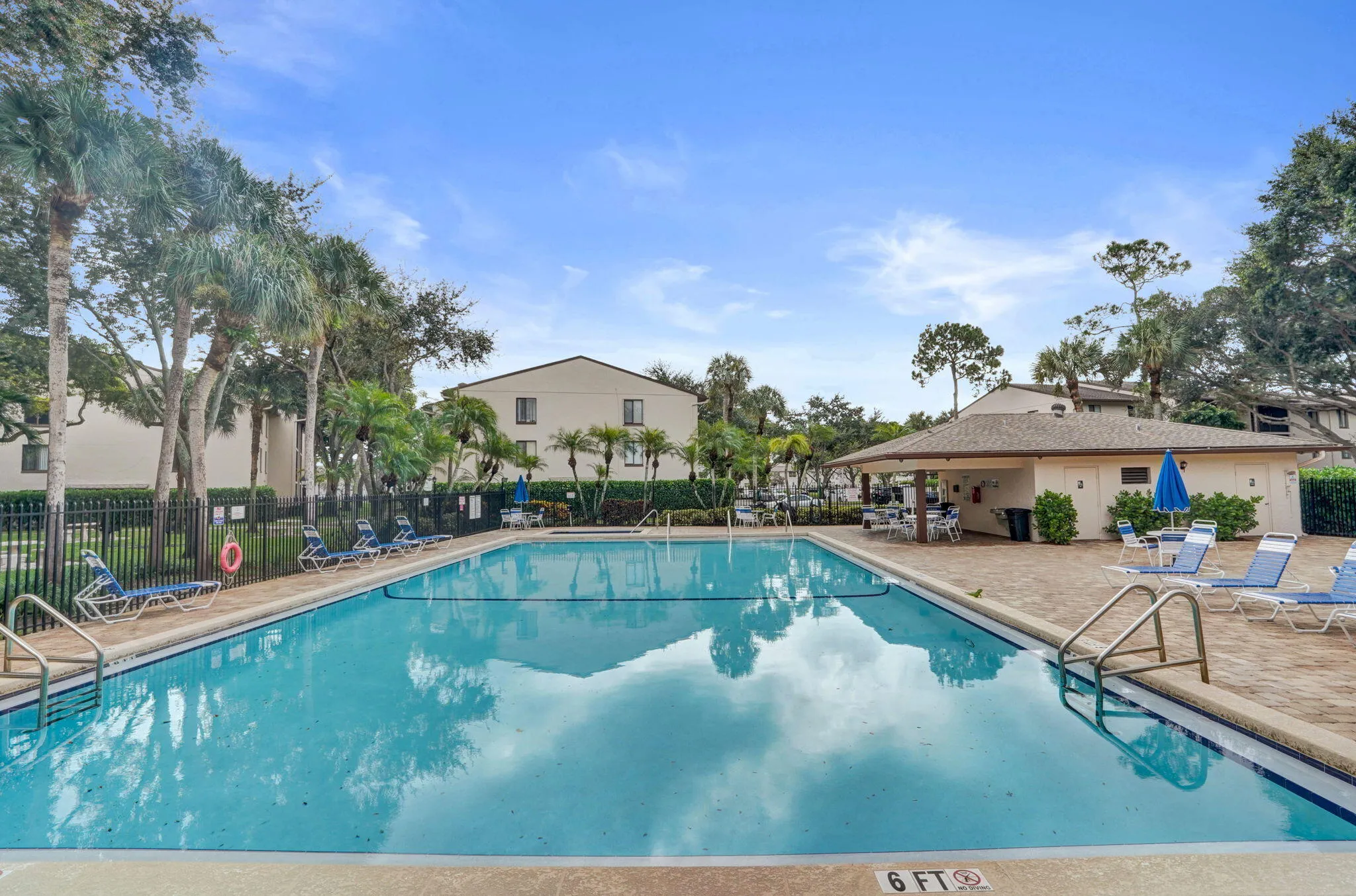 COMMUNITY POOL WITH BATHROOMS