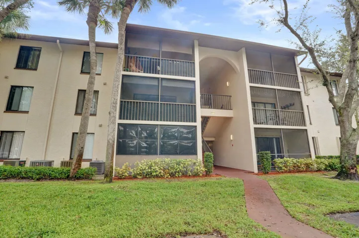 WELL MAINTAINED COMMUNITY
