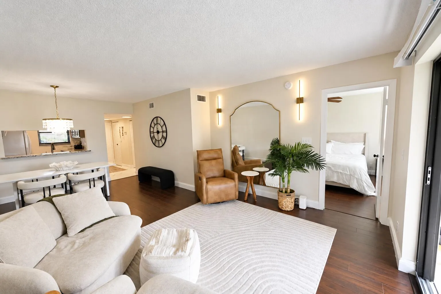 103 living room 2 (2)