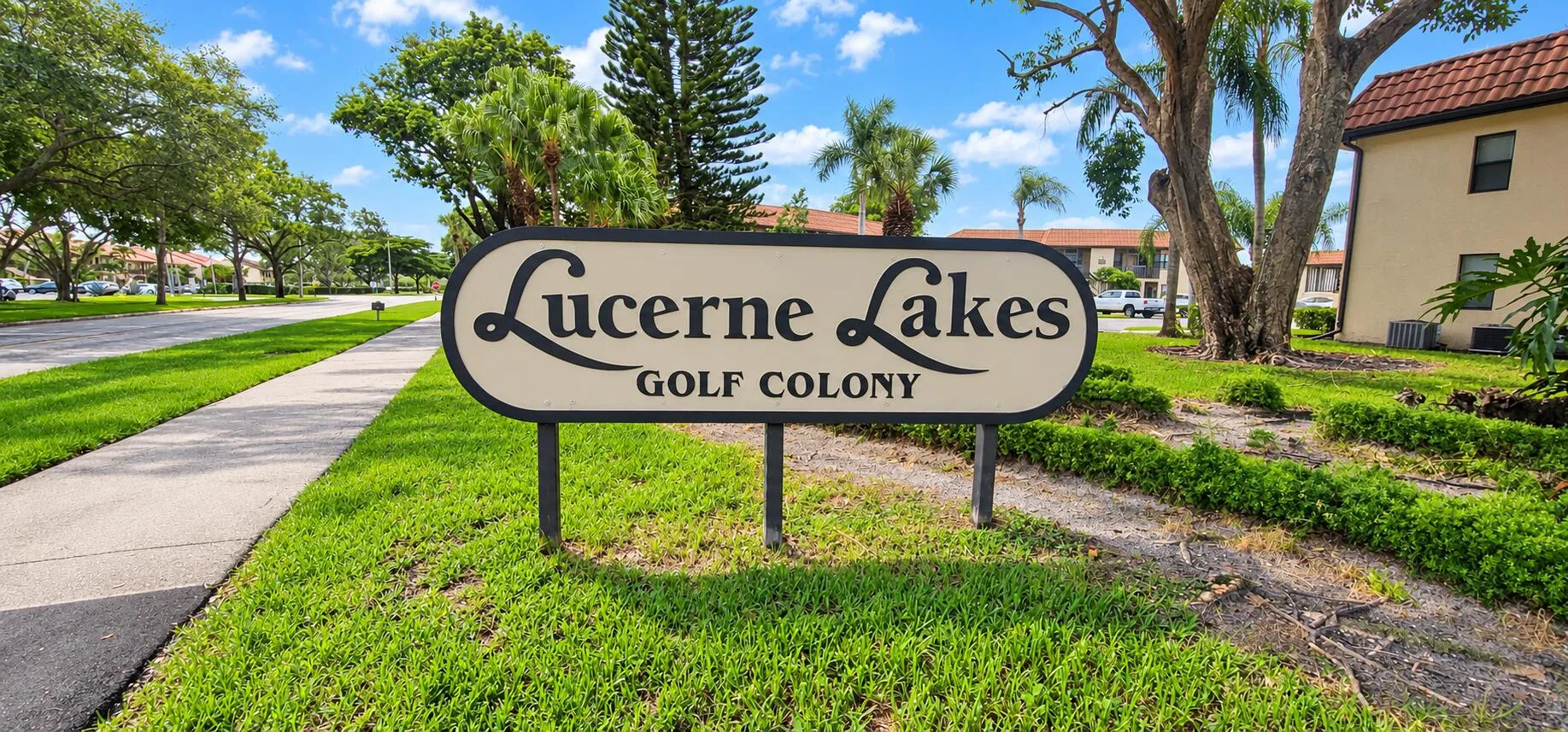 Lucerne Lakes Golf Colony Entrance