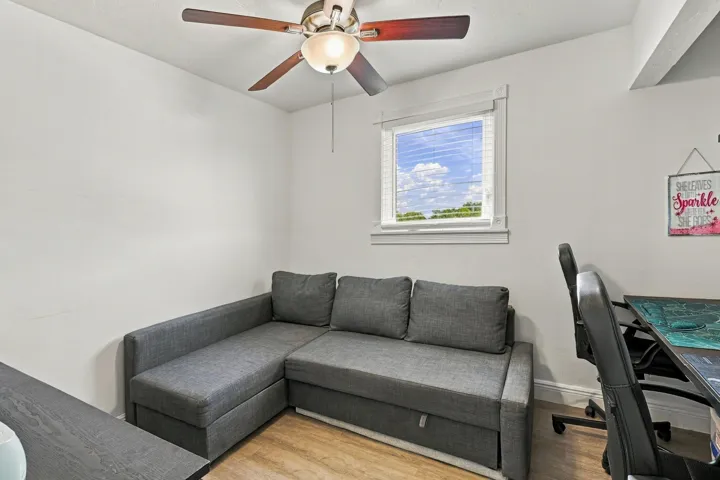 Bedroom 2 or Office Space