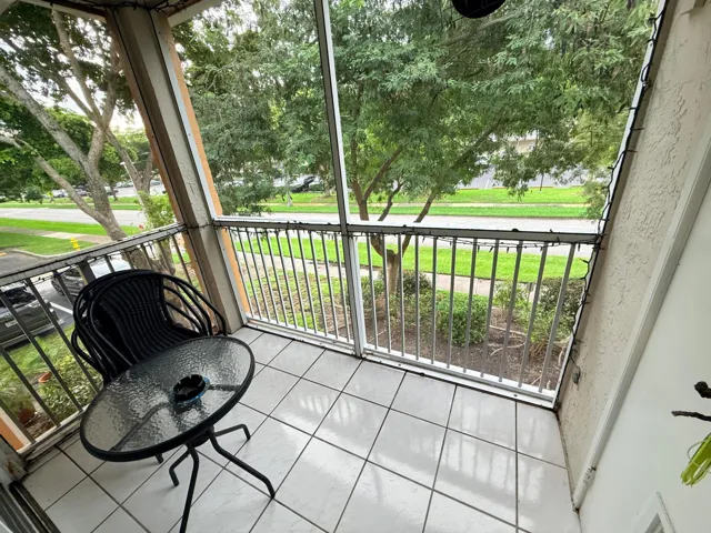 Screened balcony