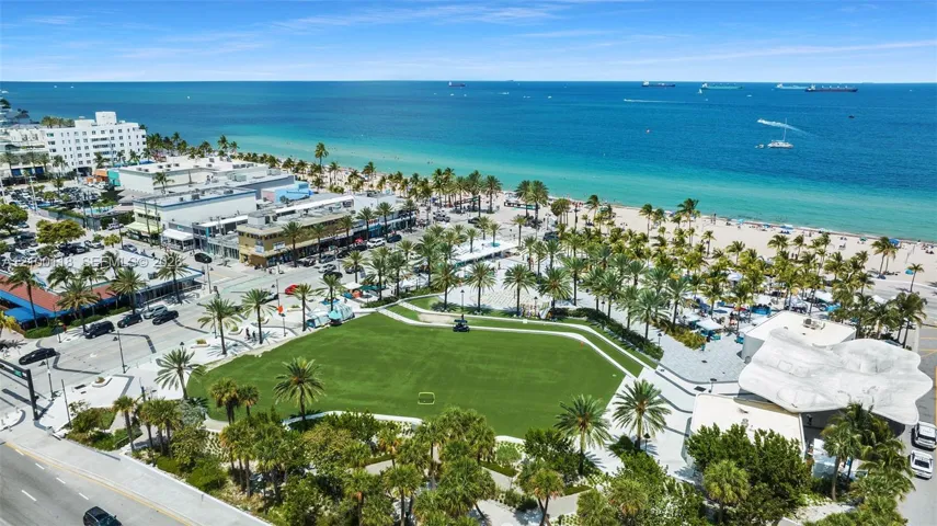 Las Olas Oceanside Park